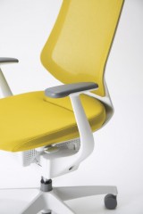 ING japonská aktivní židle  GLIDER 360° síťovaná černí kostra (22)