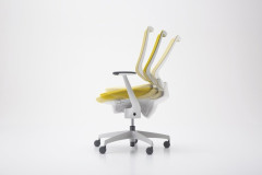 ING japonská aktivní židle  GLIDER 360° s podhlavníkem síťovaná černá kostra (5)