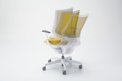 ING japonská aktivní židle  GLIDER 360° s podhlavníkem síťovaná černá kostra (6)