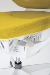 ING japonská aktivní židle  GLIDER 360° s podhlavníkem síťovaná černá kostra (8)